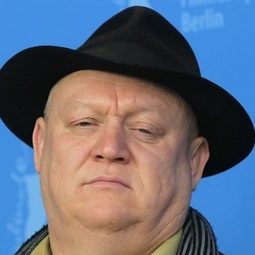 Mihály Kormos 飾演 