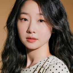 Jeong Soo-ji 飾演 Girlfriend