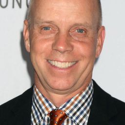 Scott Hamilton 飾演 Self