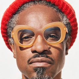 安德烈班傑明 飾演 Elliot Lasher