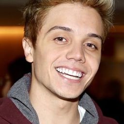 李歐·西達德 飾演 André