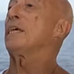 Carlos Alberto Valles - 3演員 飾演Vecchio Aristocratico