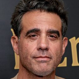 巴比·卡納佛 飾演 Michael