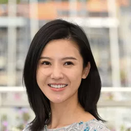 楊子姍 飾演 Qu Feifei