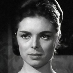 María Luisa Rolando - 花街春夢演員 飾演Marisa (uncredited)