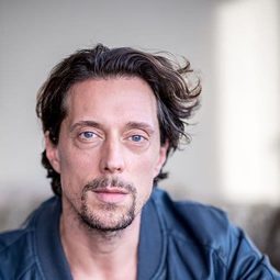 麥可·平克 飾演 Gerold Röckl