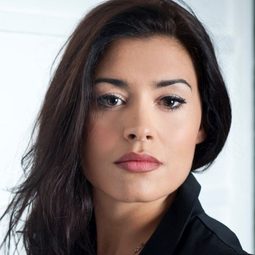 Ester Botta - Filumena Marturano演員 飾演Lucia