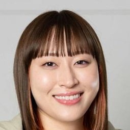 丸山禮 飾演 広岡ひろこ
