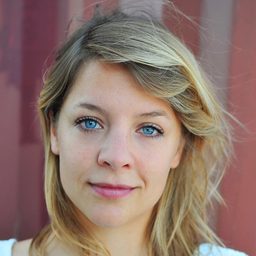 Sarah Bannier 飾演 Miss Moxy (voice)