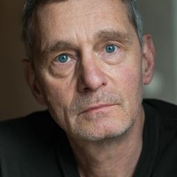 Hans-Uwe Bauer 飾演 Gerd Lunies