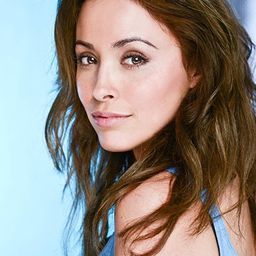 Tamara Almeida 飾演 Maria Mariposa (Voice)