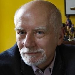 Chris Claremont 飾演 Self