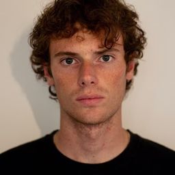 瑟敏·維格茲 飾演 Thomas