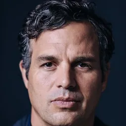 麥克·雷法路 - Apartment 12演員 飾演Alex