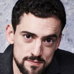 路易斯·赫拉多·門德斯 飾演 Self