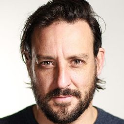 Brett Williams 飾演 Tennis partner