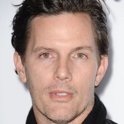 Rick Otto - 保持關注：大理石黃蜂的故事演員 飾演Sheriff Lee Dylan