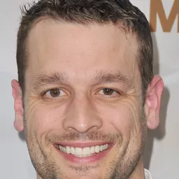 李·可可 飾演 Zelda's Father