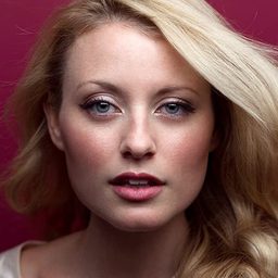 Christie Brooke 飾演 Sprinkle