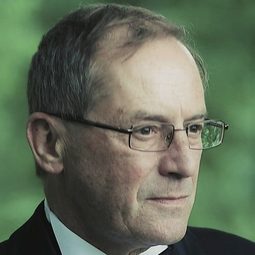 塔度茲·布拉德斯基 飾演 Dr. Marcin