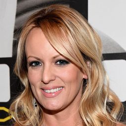 Stormy Daniels 飾演 Stormy