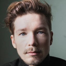 雅各麥施恩茨 飾演 Alex