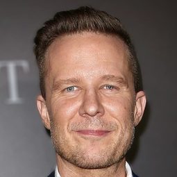 Will Chase 飾演 Roger Davis