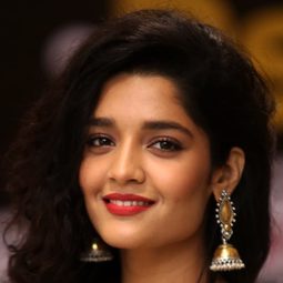 Ritika Singh 飾演 Roopa Kiran