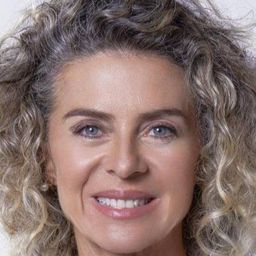 Margarita Rosa de Francisco 飾演 Amalia