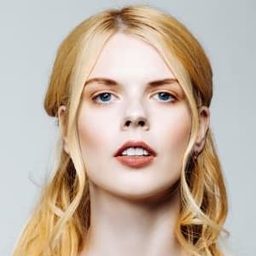 Ayvianna Snow - 招魂修道院演員 飾演Sister Lillith