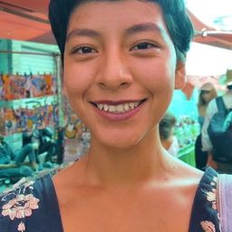 帕洛瑪阿爾瓦馬爾 飾演 Nayelli