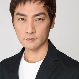 松田賢二 飾演 Yakuza Leader with Butterfly Knife