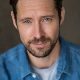 Tom Coulston - 蒂法找麻煩演員 飾演Andy