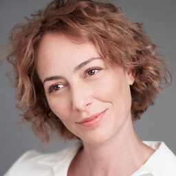 Yaiza Guimaré 飾演 Dependienta 1