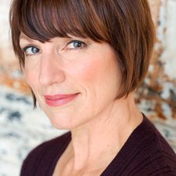 Milica Govich 飾演 Nurse Fletcher