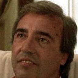 Angelo Bernabucci - 聖誕假期 90演員 飾演scommettitore di cavalli