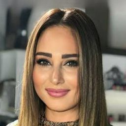 Rehab El Gamal 飾演 سيدة البار