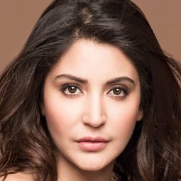 艾魯絲卡·沙瑪 飾演 Sejal Shah