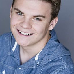 Ryan Hartwig 飾演 Lenny Hamilton / Thompson