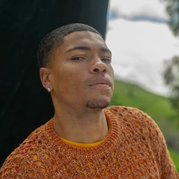 Taiv Lee 飾演 Josh