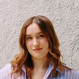 Gracie Lawrence 飾演 Kelsey