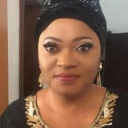 凱特·阿德佩巴 飾演 Ngozi