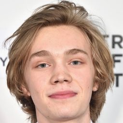 查理龐瑪 - 美國尋夢進行曲演員 飾演Dylan