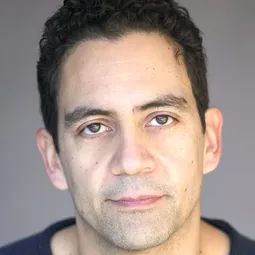 何塞·蘇尼加 - 禁夜屍演員 飾演Oscar Fuentes