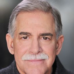 Stan Roth 飾演 George Coates