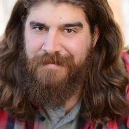 James Frey 飾演 Jerkins Bottle 'Evil' / Customs Officer