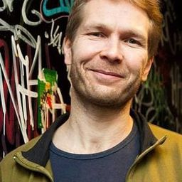 Sami Kuoppamäki 飾演 Orchestra Member