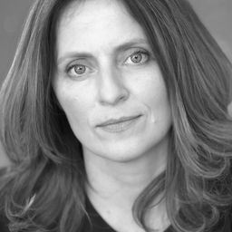 Marian Quinn 飾演 Laura Jordan