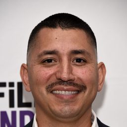 Juan Catalan 飾演 Self