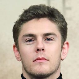 派屈克·克里阿多 - They Are All Dead演員 飾演Víctor